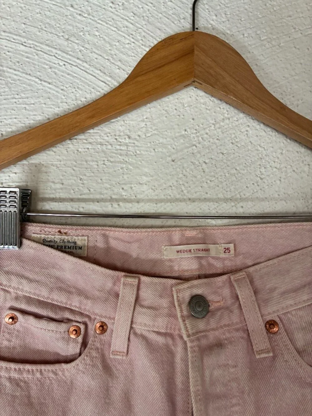 Pink! Levis Wedgie Straight Jeans - Picture 3 of 4